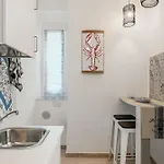 아파트 Modern White With Ac And Balcony