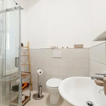 Apartment Modern White With Ac And Balcony Monterosso al Mare